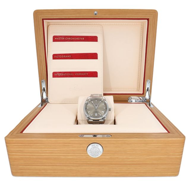 Omega Aqua Terra Shades 220.10.38.20.09.001 Image 4